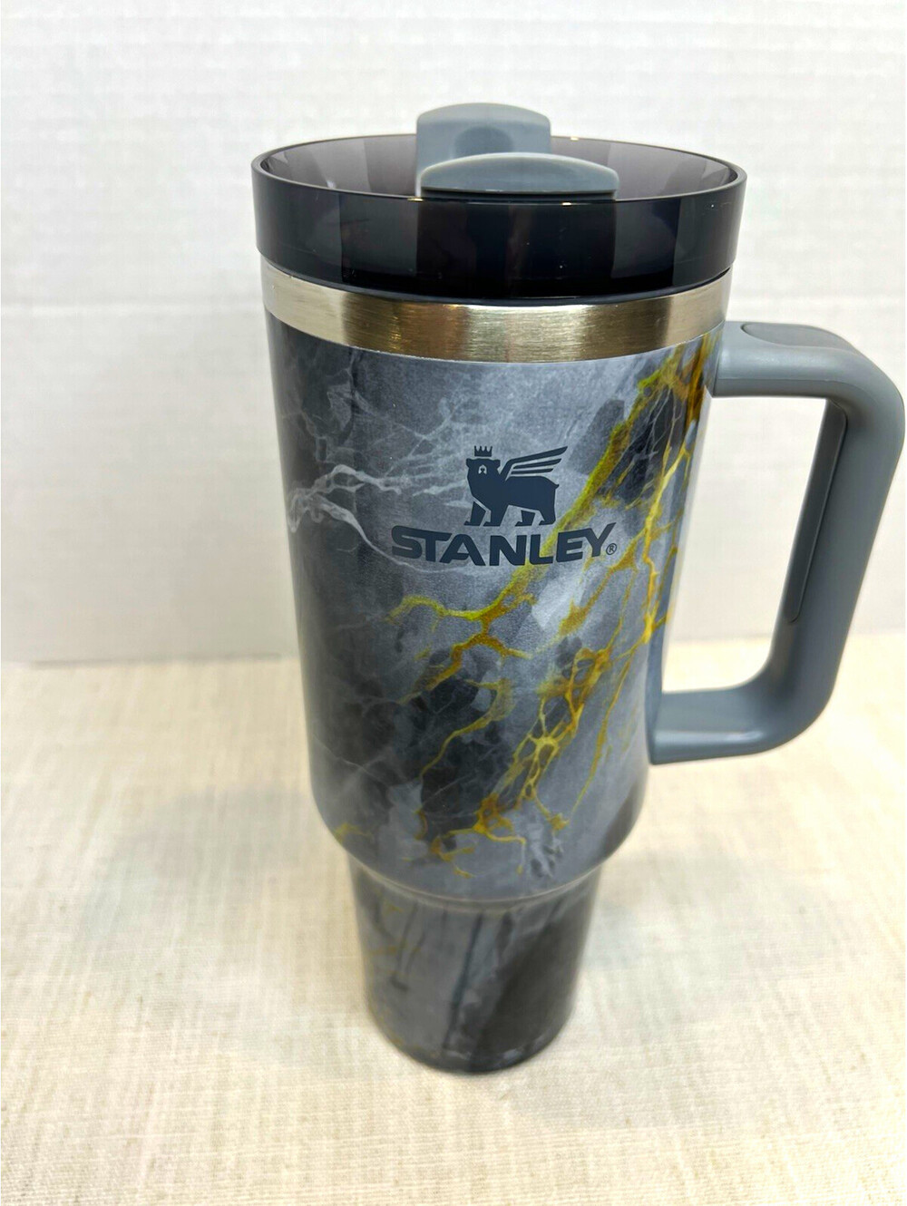Stanley Quencher H2.0 FlowState 40 oz Gray Marble Insulated Tumbler Handle Lid